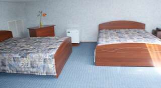 Гостиница Astoria Hotel Астрахань Стандартный двухместный номер с 2 отдельными кроватями-1